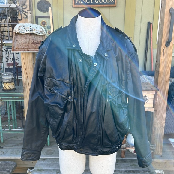 Vintage Black Leather Bomber Jacket - Picture 3 of 12